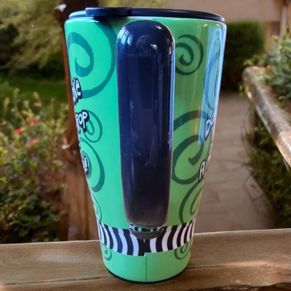 Wizard of Oz Ceramic Travel Mug "Don’t Make Me Drop A House On You" - Picture 2 of 8